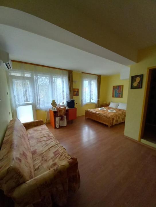 Hadjibulevata Guest House Kovachevtsi Exterior foto